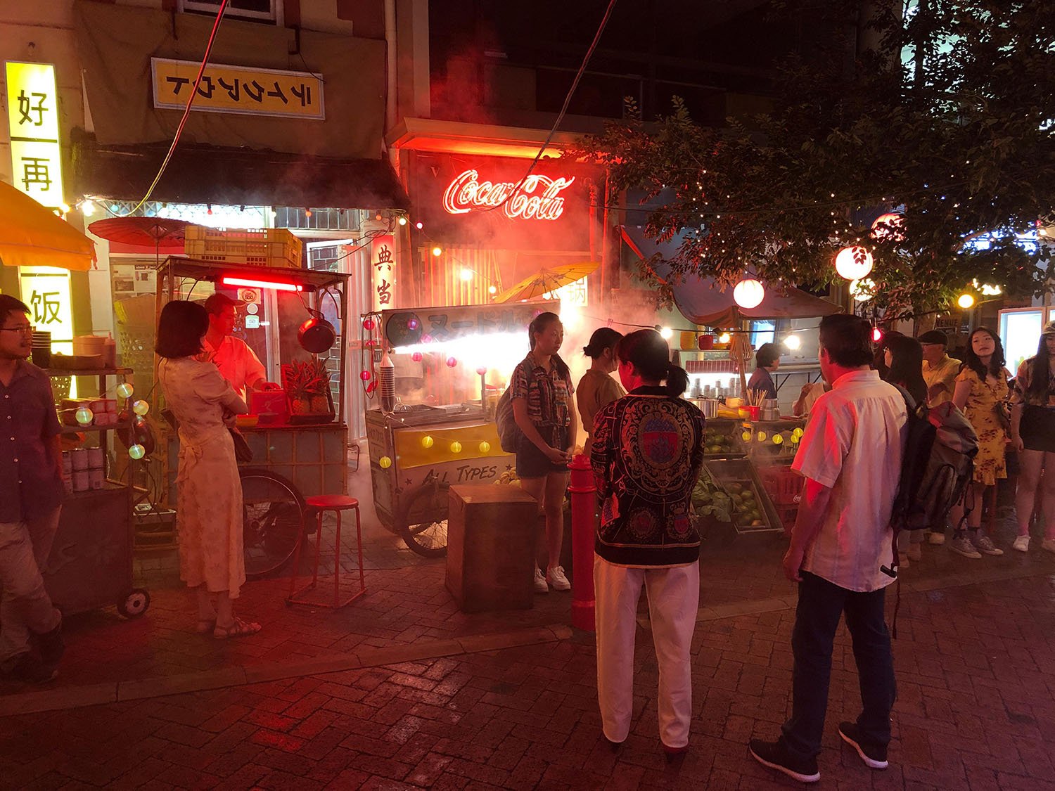 Atmospheric fog/smoke machine | Van Hunks